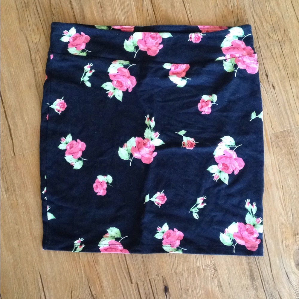 Floral print mini skirt